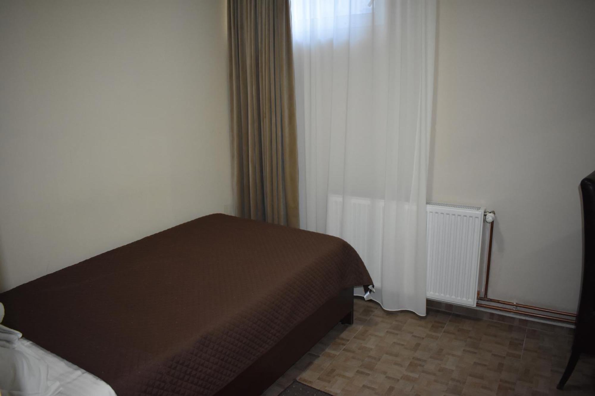Garni Hotel Lion 雅戈丁那 外观 照片
