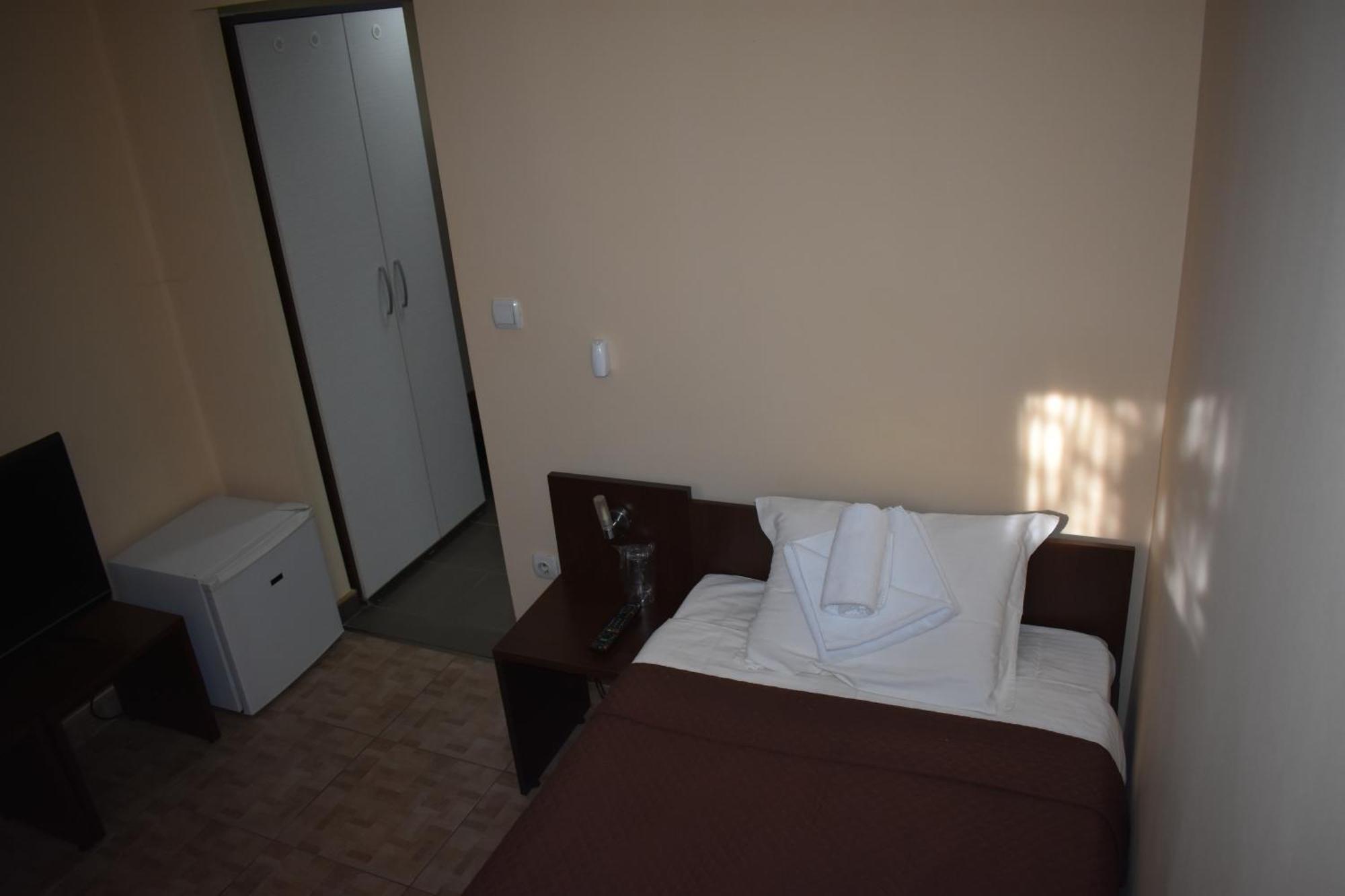 Garni Hotel Lion 雅戈丁那 外观 照片