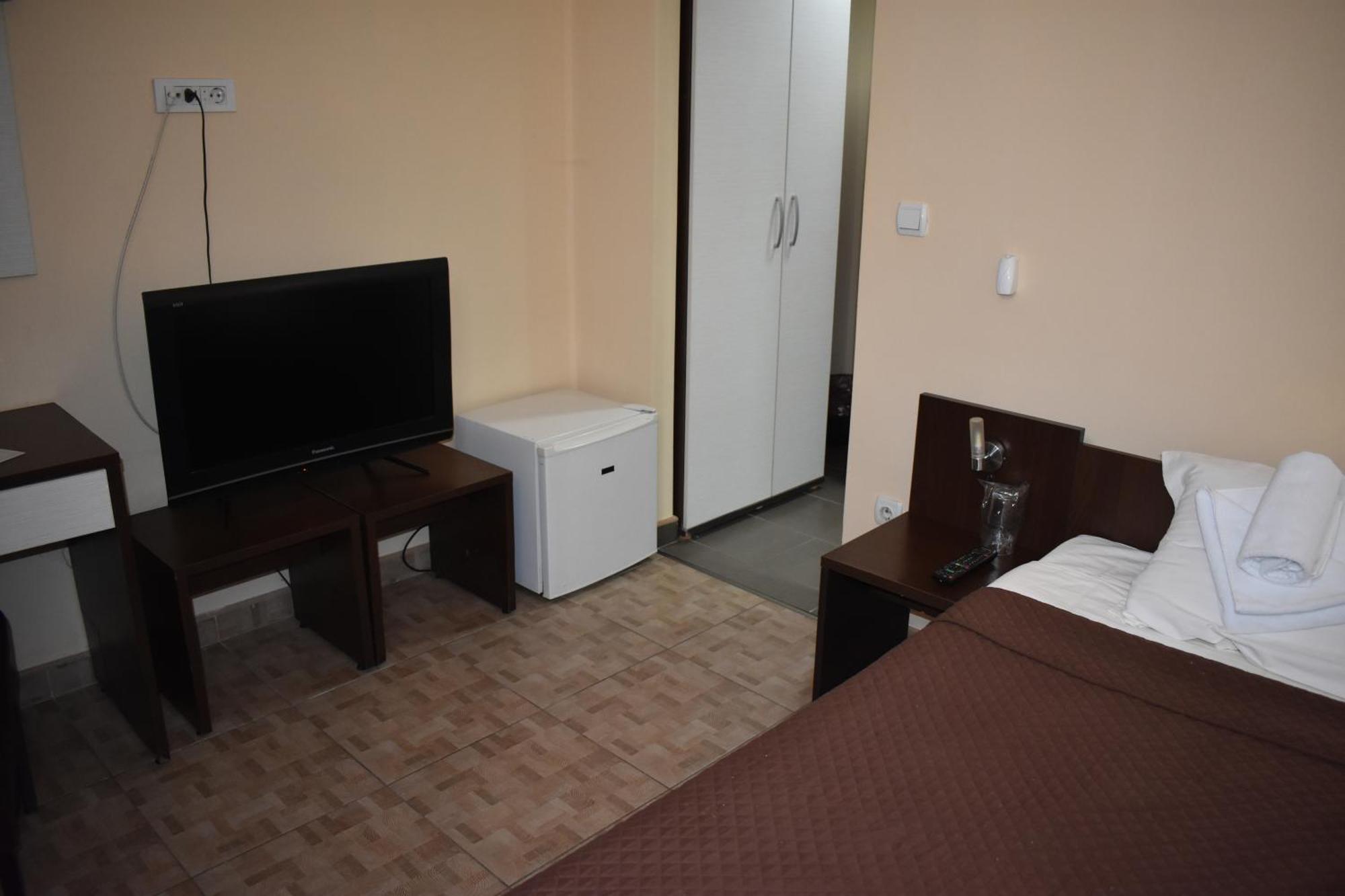 Garni Hotel Lion 雅戈丁那 外观 照片