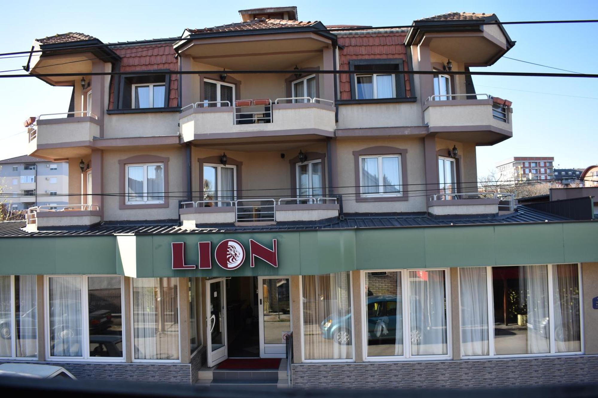 Garni Hotel Lion 雅戈丁那 外观 照片