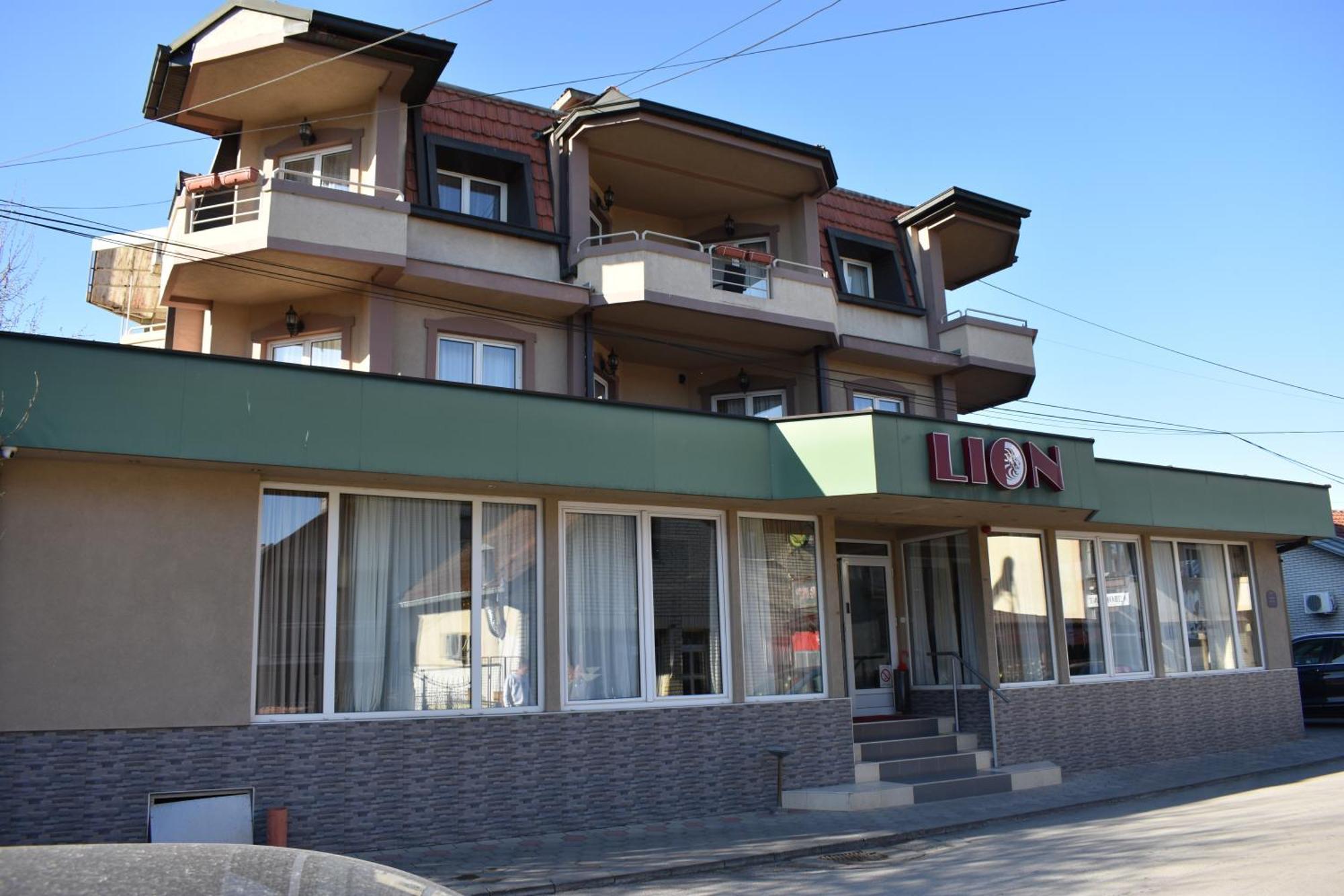 Garni Hotel Lion 雅戈丁那 外观 照片