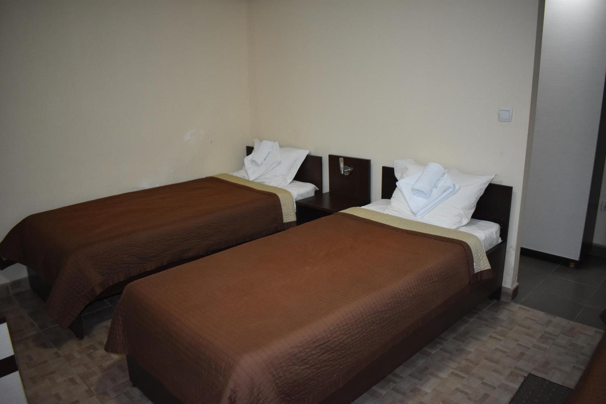 Garni Hotel Lion 雅戈丁那 外观 照片