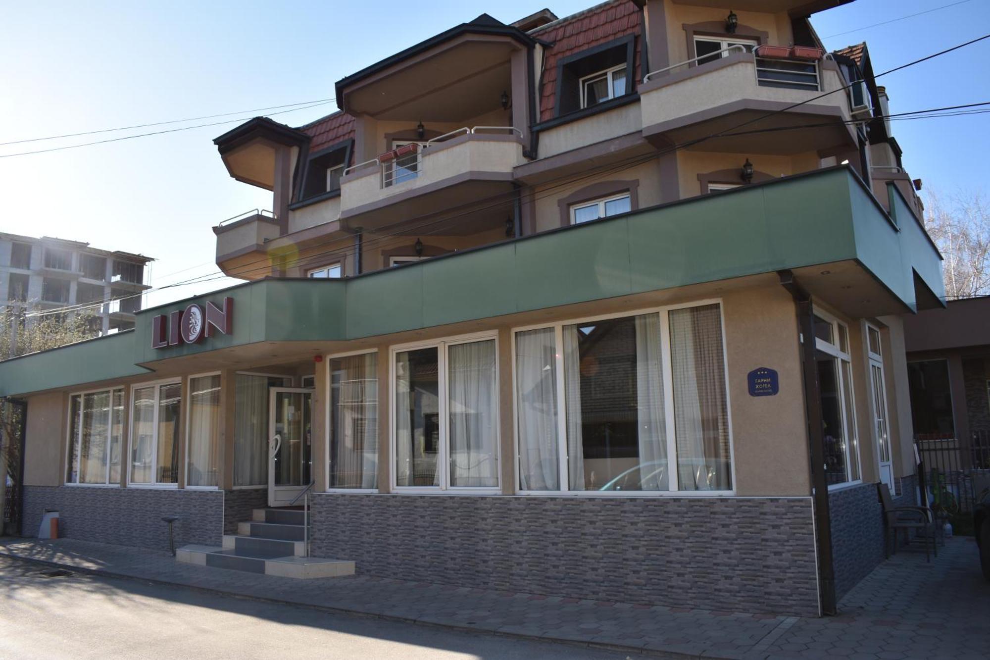 Garni Hotel Lion 雅戈丁那 外观 照片
