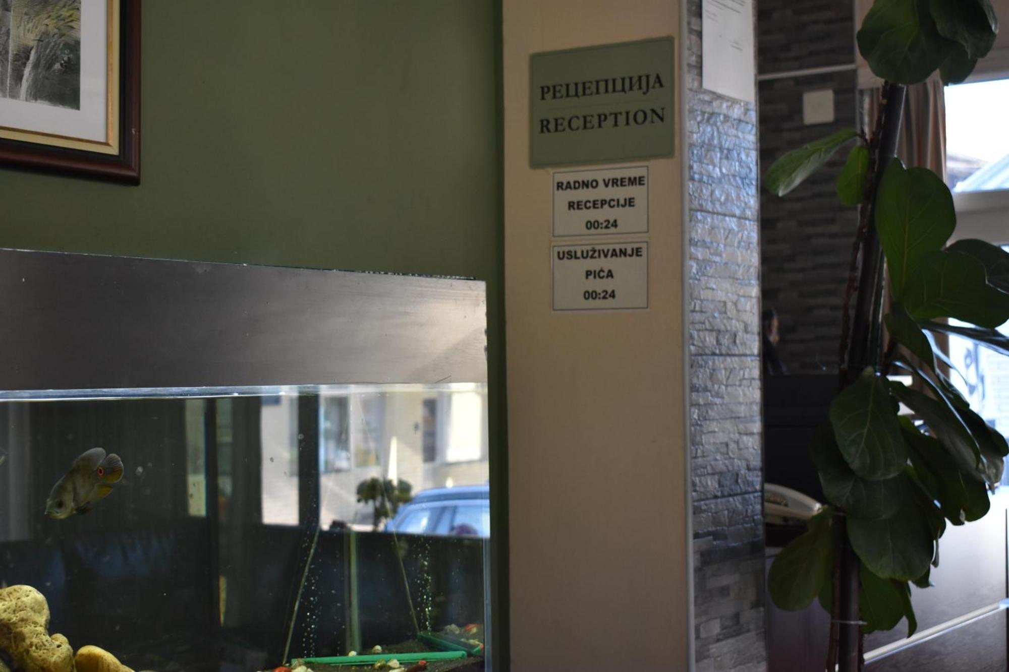 Garni Hotel Lion 雅戈丁那 外观 照片