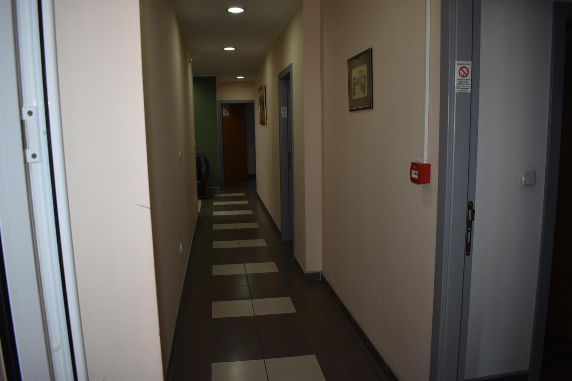 Garni Hotel Lion 雅戈丁那 外观 照片