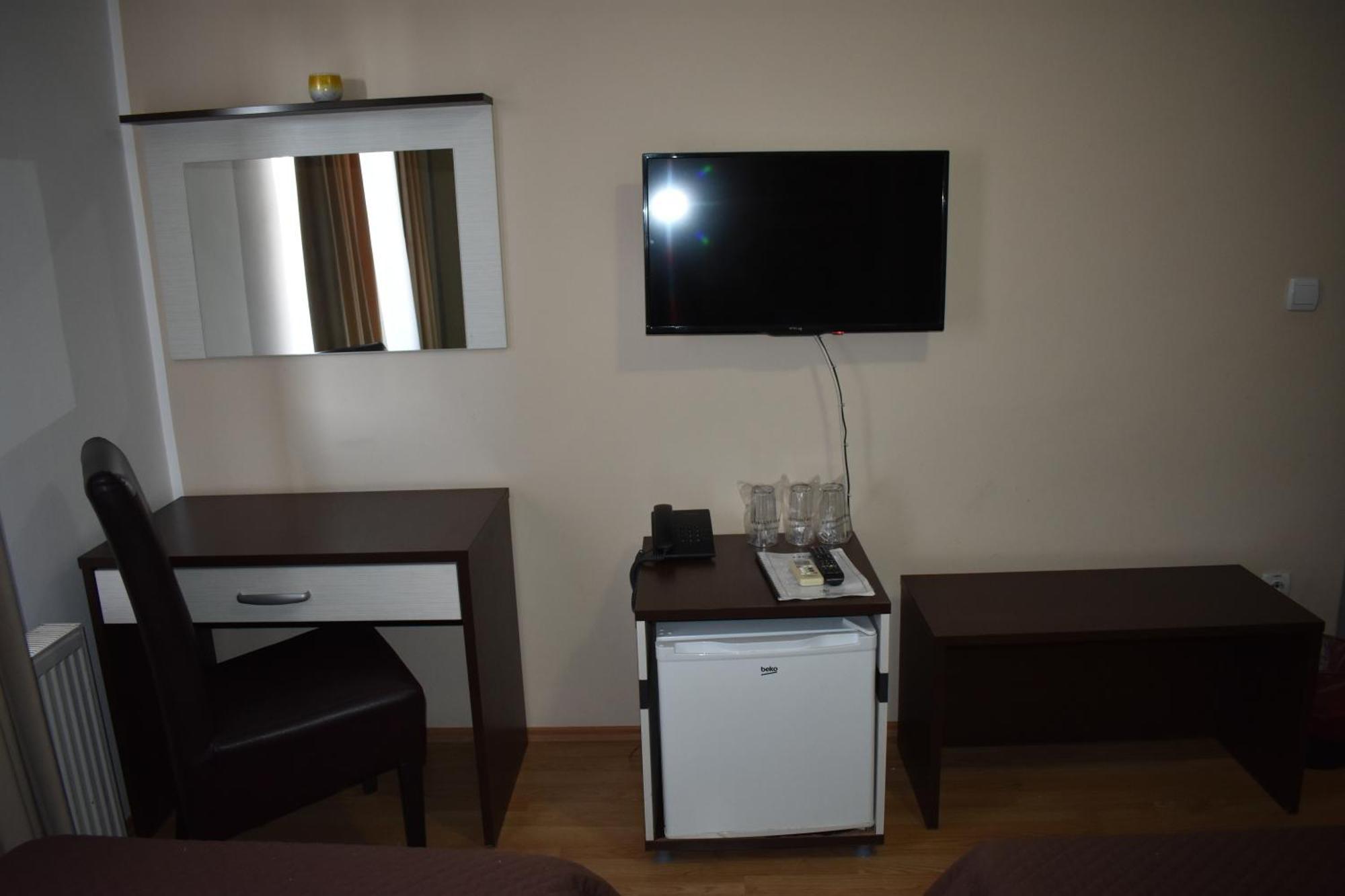 Garni Hotel Lion 雅戈丁那 外观 照片
