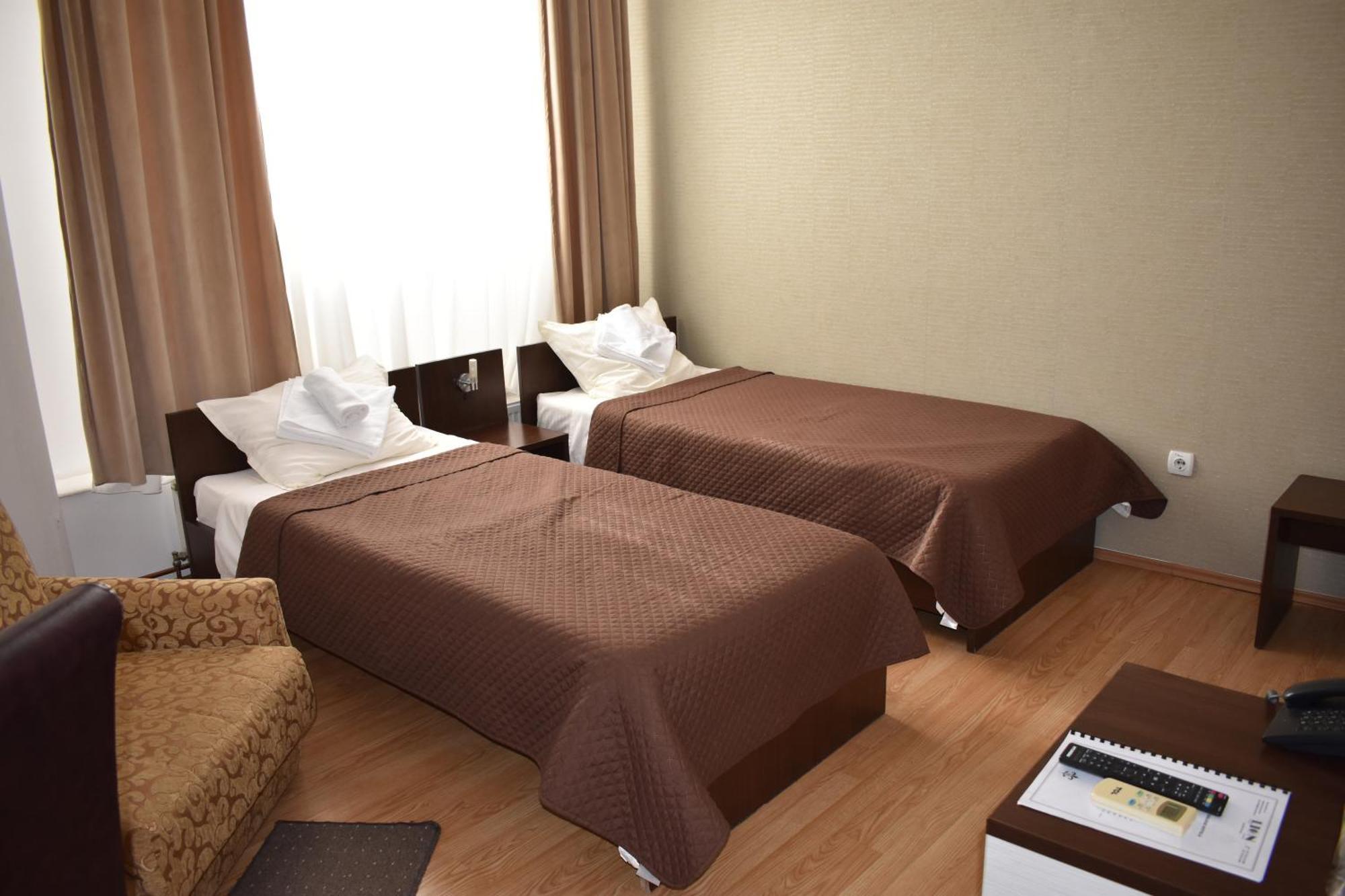 Garni Hotel Lion 雅戈丁那 外观 照片