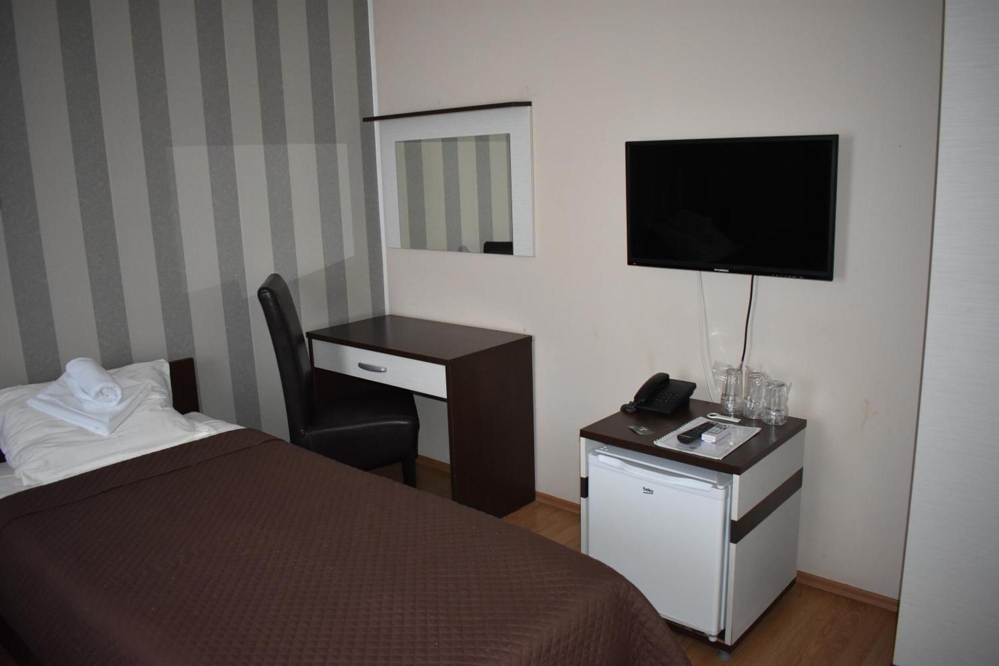 Garni Hotel Lion 雅戈丁那 外观 照片