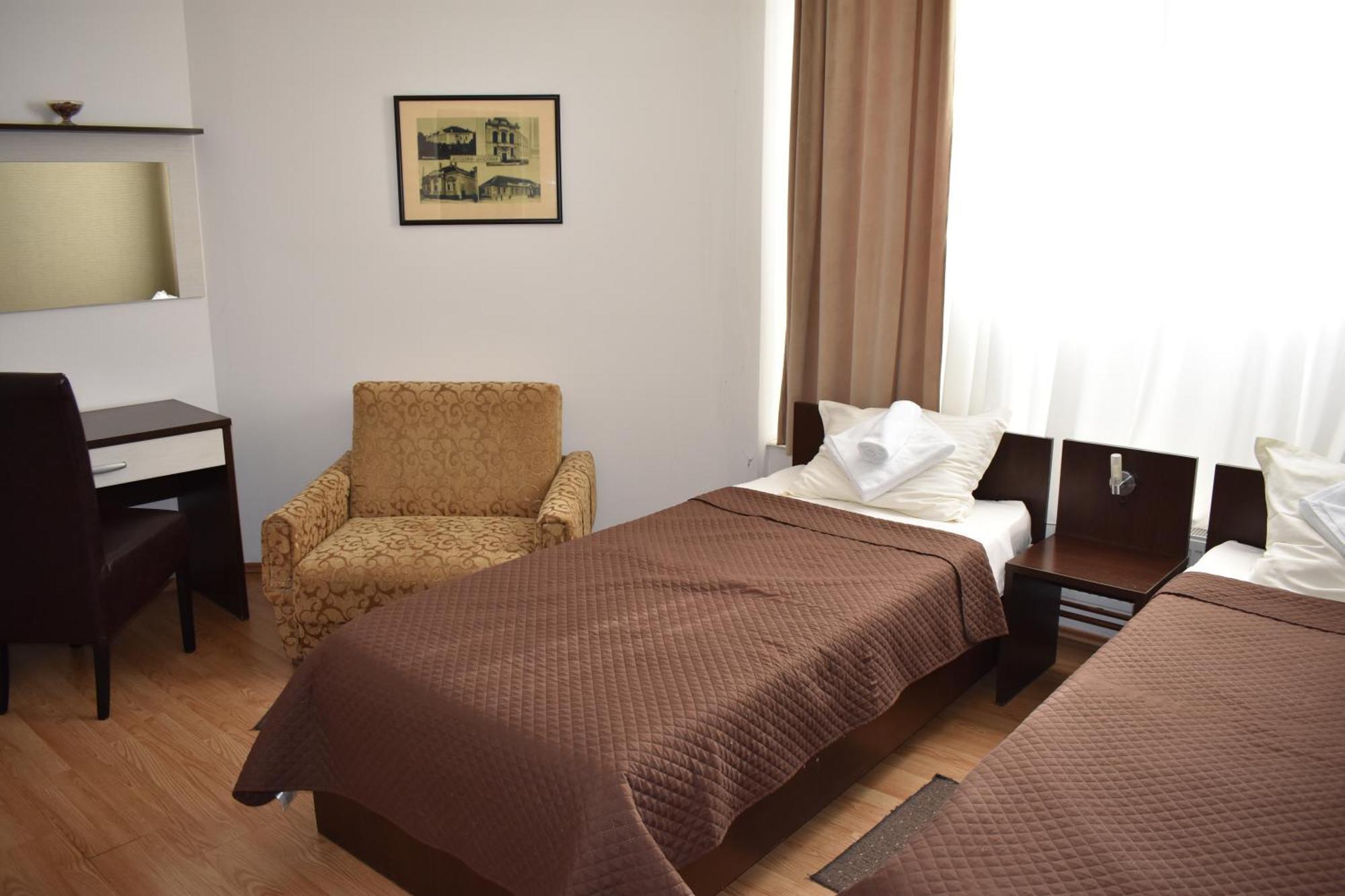 Garni Hotel Lion 雅戈丁那 外观 照片
