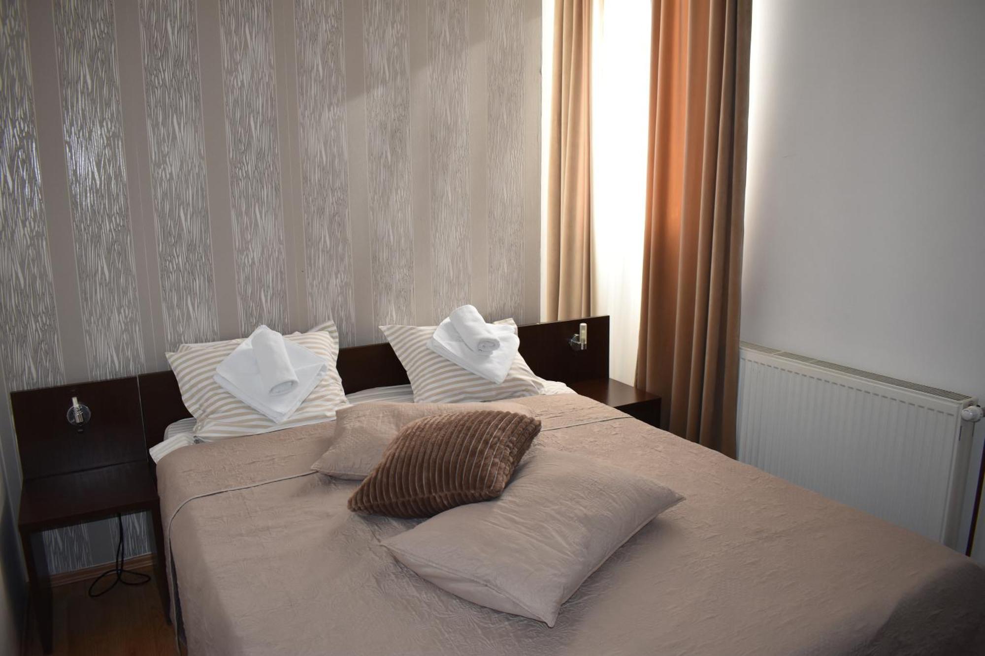 Garni Hotel Lion 雅戈丁那 外观 照片
