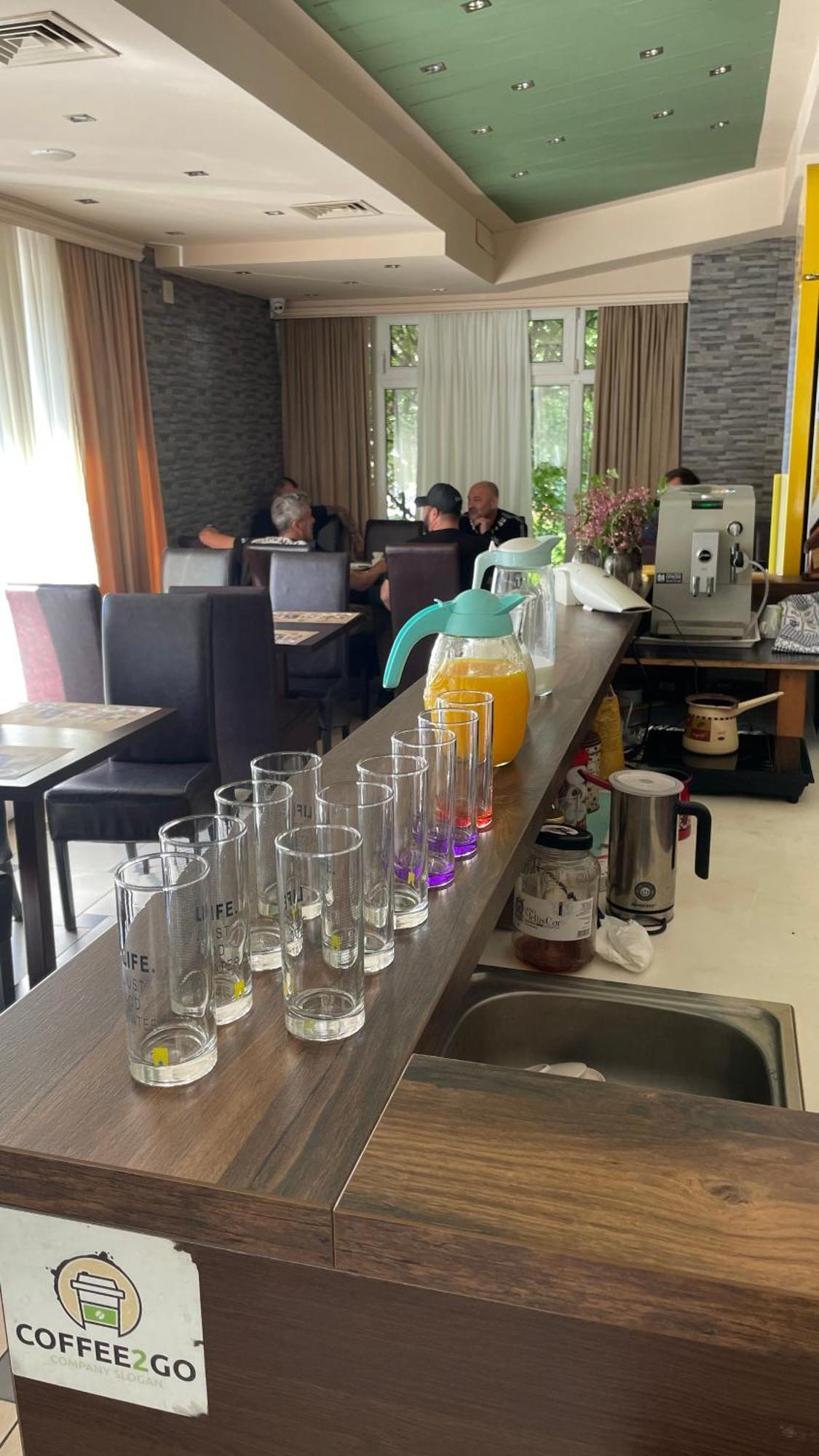 Garni Hotel Lion 雅戈丁那 外观 照片