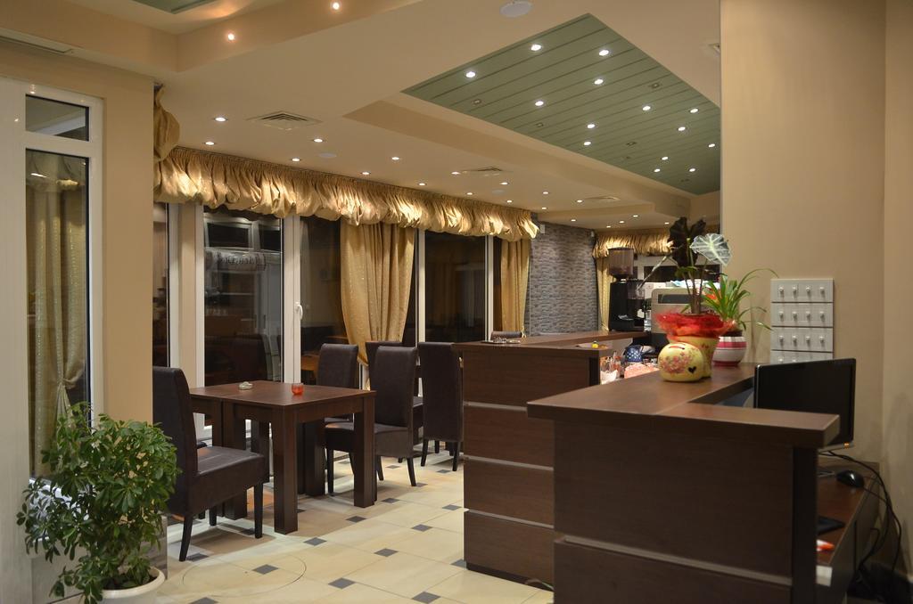 Garni Hotel Lion 雅戈丁那 外观 照片